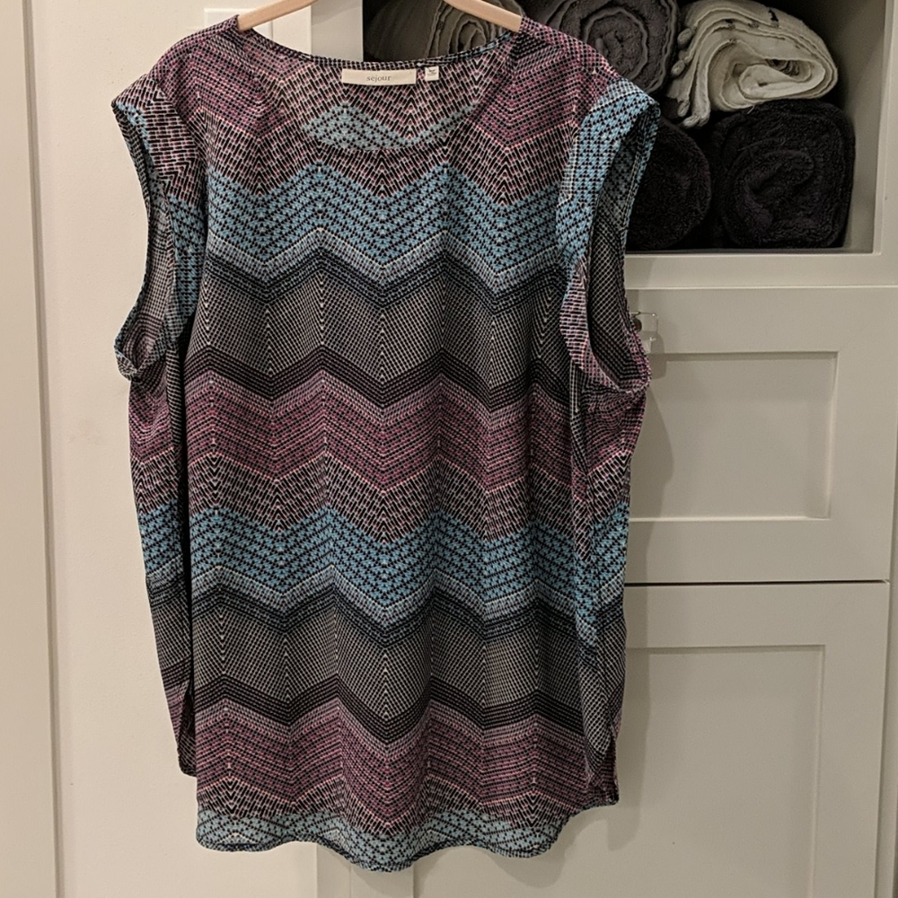 Cute Geometric Sleeveless Top from Sejour 18W